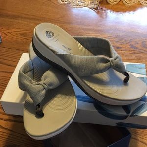 Clark cloud steppers flip-flops